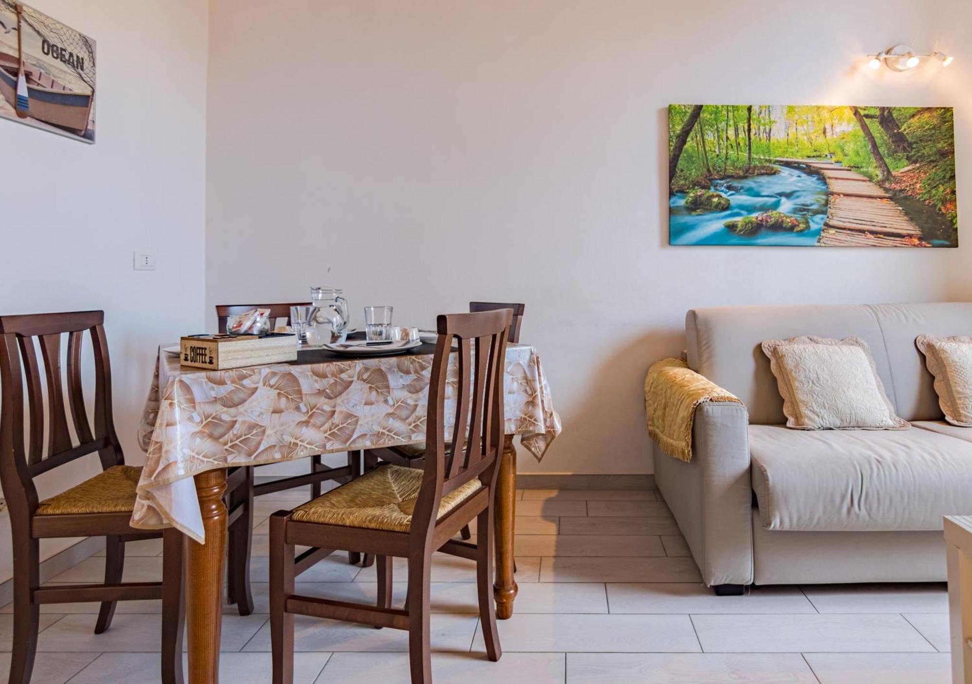 شقة Casa Mya-Relax Al Porto, Wifi Veloce E Clima ليفورنو المظهر الخارجي الصورة